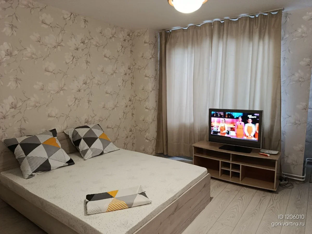 Квартира Лазурная 41