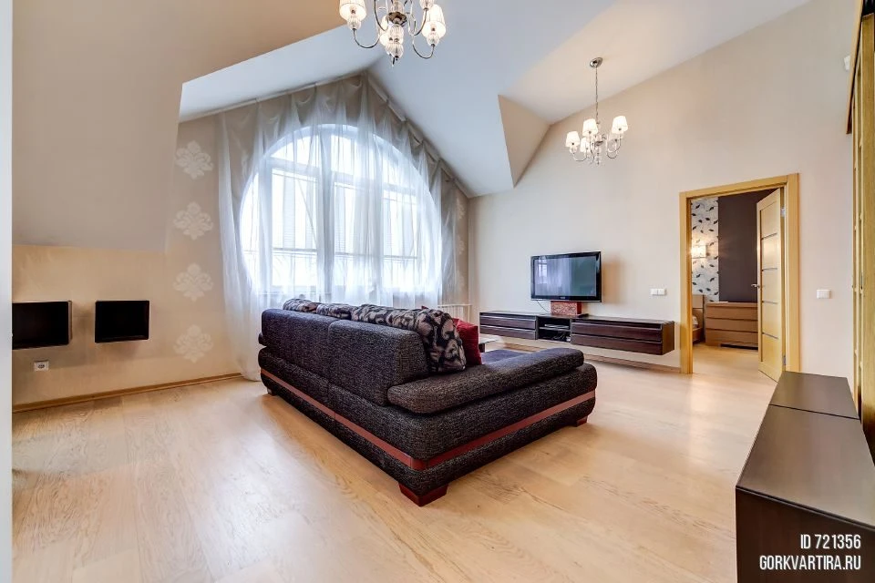 Квартира Исполкомская ул,12