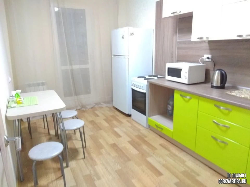 Квартира ул. Виктора Полякова, д 12Б, 63/10. ЧАСЫ