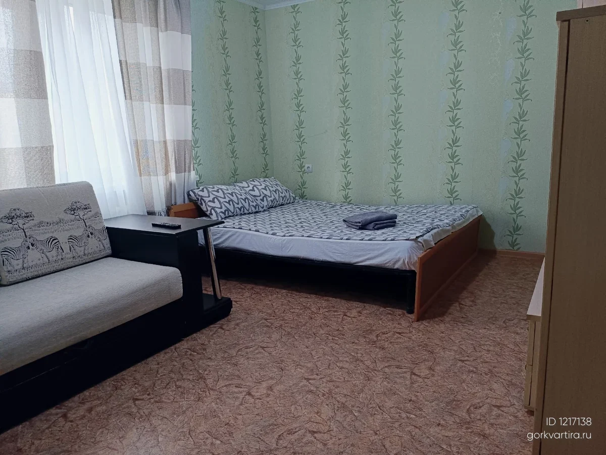 Квартира Лазурная 35